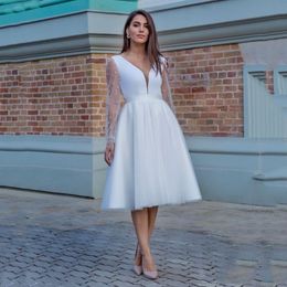 2022 Elegantes kurzes Elfenbein Tüll Hochzeitskleid Eine Linie Lange Ärmel Pearl Knielangen Braut Party Kleider Vestido de Novia