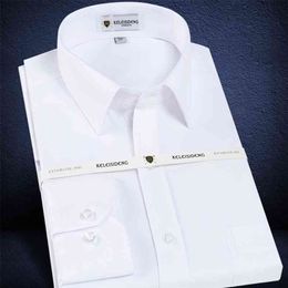 Men's Long Sleeve Standard-fit Solid Basic Dress Shirt Patch Single Pocket High-quality Formal Social White Work Office Shirts 210714