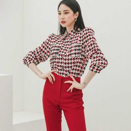 Blusa Women Blouse Elegant Plaid Shirt Turn Down Collar Long Sleeve Female Formal Office OL Tops 210529