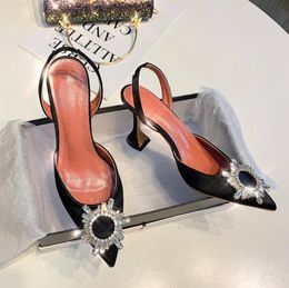 2021 High-Ehot Venda - Qualidade Amina Begum Cristal-embelezado Slingback Bombas Muaddi Cristal Elasticated Slingback Strap Shoes Alto 8cm