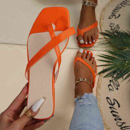 Pantofole da donna 2022 primavera nuove scarpe da donna europee americane taglie forti sandali piatti con punta quadrata scarpe da spiaggia moda donna Y220224