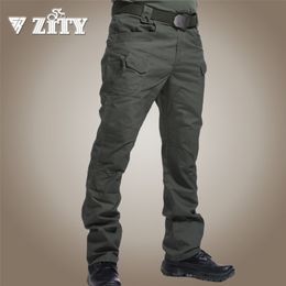 Pantaloni tattici militari della città Uomini SWAT Pantaloni dell'esercito di combattimento Uomini Molte tasche Pantaloni cargo impermeabili casuali Pantaloni della tuta S-5XL 211112