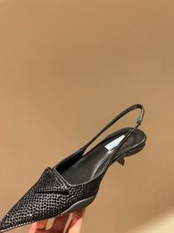 Römische spitze Frauenkatze Fersen Sandalen Mode Upper voller Diamanten und Pailletten Klassische Dreieck Logo Größe 35-42