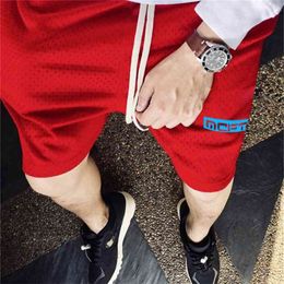 New Men Fitness Bodybuilding Shorts Man Summer Fashion Workout Sportswear Breathable Mesh Quick Dry Hip Hop Joggers Beach Shorts 210421