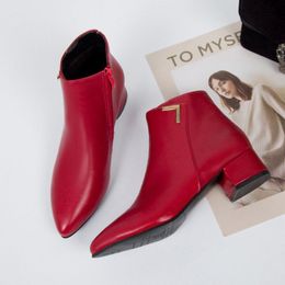 Мода женские ботинки повседневные кожаные низкие высокие каблуки весенние обувь женщина заостренный носок резиновые лодыжки ботинок черный красный Zapatos Mujer SW 5 мужчин