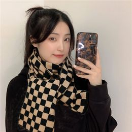 New Korean autumn and winter Chequered INS checkerboard black and white retro grid Acrylic scarf