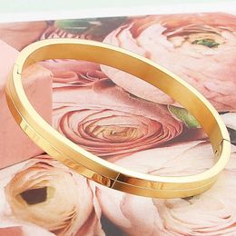 New Fashion Semi-matte Semi-smooth Woman's Bangle Ladies Jewelry Gift Stainless Steel Bracelet Wholesale Q0719