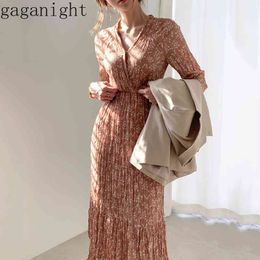 Gaganight Floral Chic Women Maxi Dress Long Sleeve V Neck Slim Fashion Dresses Chiffon Spring Autumn Pleated Vintage Vestidos 210519