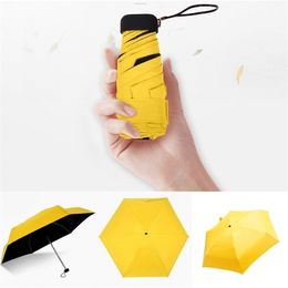 Rainy Day Pocket Umbrella Mini Folding Sun Umbrellas Parasol Sun Foldable Umbrella Mini Umbrella Candy Colour Travelling Rain Gear 211124