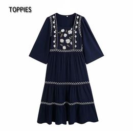 Vintage Bohemian Midi Dresses Women Short Sleeve Flower Embroidery Dress Sexy Square Collar 210421