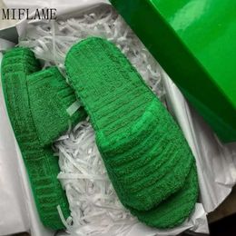 2021 Female Platform Wool Slippers Fashion Casual Green Outdoor Cosy Slippers Women Brand Design Open Toe Fat Autumn Slippers Y0804