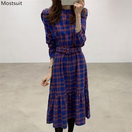 Spring Autumn Women Vintage Long Plaid Dress With Belt Full Sleeve O-neck Tunic Elegant Mid-calf Party Dresses Robe Femme 210513