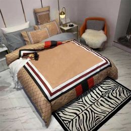 Fashion King Size Designer Bedding Set Covers 4 Pcs Letter Printed Silk Duvet Cover Luxury Queen Bed Sheets With Pillowcase Fast Ship
