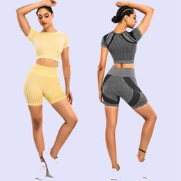 New Women Summer SeamlYoga Set FitnSports Suits Mesh Vent Holes GYM Clothing T-Shirts High Waist Shorts Workout Top X0629