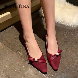 SOPHITINA Sweet Women Shoes Fashion Bow Pearl Decoration Spring Wild Shoes Square Head Design Shallow Mouth Female Pumps AO400 210513