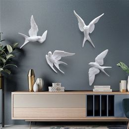 Nordic Creative White Resin Bird Figurines Home Decoration Art Crafts For Living Room Shelves Wedding Party Ornaments 210924