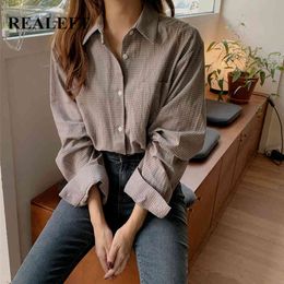 One Pocket Vintage Plaid Women's Blouse Long Sleeve Single Breasted Turn-down Loose Female Shirts Tops Spring 210428