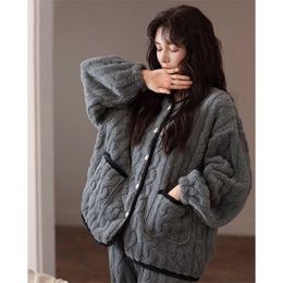 Winter Thicken Warm Coral Fleece Pyjamas Sets For Women Long Sleeve Tops+Pants Female Sleepwear Solid Colour Nightwear 211215