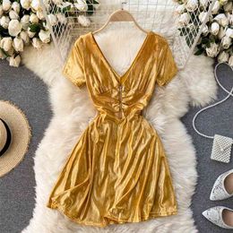 Women Fashion Sexy Ins V Neck Short-sleeved Pleated Slim Nightclub Glittering Mini A-line Dress Lady Party Vestidos R627 210527