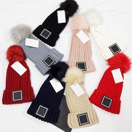 Womens Designer Beanie Hat Solid Colour Ladies Luxury Sport Ski Hats Autumn Winter Brand Ball Caps