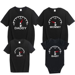 Family Matching Look Father Mother Son Daughter Outfits Clothing T shirt Mom Daddy and Me Baby Boy Girl Clothes 210417