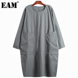 [EAM] Women Black Big Size Spliced Pockets Dress Round Neck Long Sleeve Loose Fit Fashion Spring Autumn 1DD8256 210512