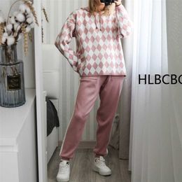 HLBCB Fashion Outfits Casual Women Autumn Casual Pants Set Long Sleeve Hoodies Plaid Tops Loose Pants Tracksuit Two Piece Set 211126