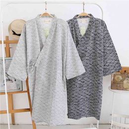 Men's 100% Cotton Gauze Cotton Robe Loose Thin Yukata Japanese Kimono Pyjamas Men's Hooded Robe V-Neck Pyjamas Bathrobe 210901