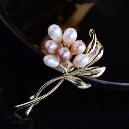 Natural Freshwater Pearl Bouquet Brooch Woman Pin Suit Coat DecorationCrystal Brooches Costume Jewelry For Women Year Gifts