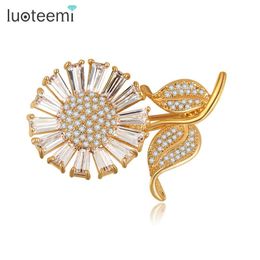 Pins, Brooches LUOTEEMI Design Fashion Big Sun Flower Adorn Article Romantic Clovers Personality Lady Pectoral Brooch For Women