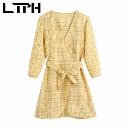 vintage simple fresh elegant plaid dress women Three Quarter sleeves V-Neck high waist wrap dresses Casual Spring 210427