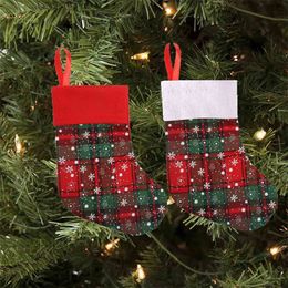 Snowflake Plaid Christmas Stocking Decor Christmas Trees Ornament Party Decorations 9 Inch Candy Socks Bags Xmas Small Gifts Bags 919 B3