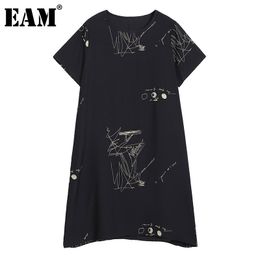 [EAM] Women Black Big Size Casual Printed Dress Round Neck Short Sleeve Loose Fit Fashion Spring Summer 1DD8545 21512