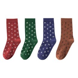 22ss 4color Designer Letters Embroidery Print Decorations Socks British Style Winter Brand Unisex Comfortable Casual Sport Knitted Stocking