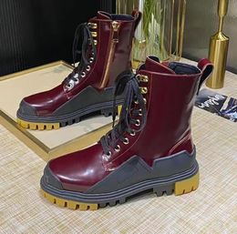 High-End-Super-Cool-Lackleder-Freizeitstiefel mit dickem Boden, einzelne Herrenstiefel zum Schnüren mit seitlichem Reißverschluss, Retro-Leder-Motorradstiefel für Damen