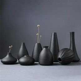 Black Ceramic Small Vase Home Decoration Crafts Tabletop Ornament Simplicity Japanese-style 211215