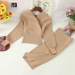 Ly Varey Lin Women Sexy V-neck Knitted Skirt Suits Autumn Winter Batwing Sleeve 2 Pieces Elegant Office Lady Knitting Suit Set 210526