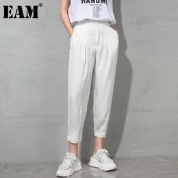 [EAM] High Waist Black White Solid Casual Pleated Trousers Loose Fit Pants Women Fashion Spring Autumn 1DD8132 210512