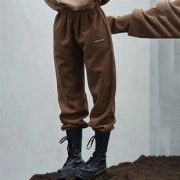 Streetwear Letter Embroidery Brown Corduroy Y2k Sweatpants Joggers Women Harajuku High Waisted Trousers Casaul Pants Capris 210415