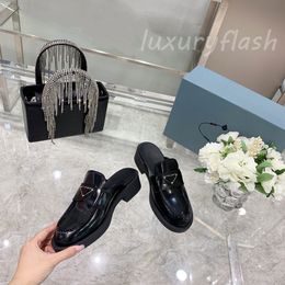 Latest Triangle Designer Slipper 2022 Latest Luxurys Outing Slippers Women Comfortable Casual Shoes European and American Black Trend