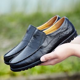 Men Casual Shoes Brand Genuine Leather Loafers Men Moccasins Breathable Slip on Italian Male Boat Shoes Black Plus Size 37-47