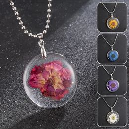 Natürliche getrocknete Blumen-Anhänger-Halsketten für Frauen, transparentes Harz, echte trockene Blume, runde Halsketten, Schmuck, Geschenk