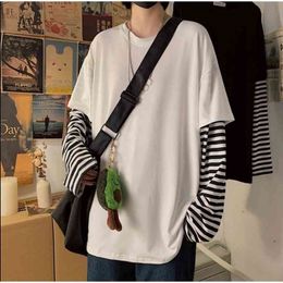 Long Sleeve Fake Two-piece T Shirt Striped Big Shirts Men Clothing Men Fashion New Oversized Tees Clothes Tshirt 210410