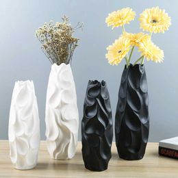 Nordic Vase Modern Living Room Ornaments White/Black Ceramic Vases Household Flowertop Decor Dried Flower Organiser Container 210623