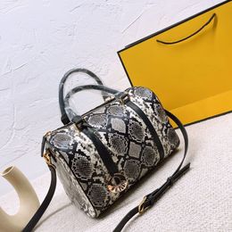 2021 Spring and Autumn new women's girls pillow bag shoulder street shopping cross-body fashion hot crocodile leather