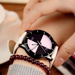 Wristwatches YAZOLE 2021 Fashion Women Watch Black White Turntable Quartz 2 Colour Dial Students Wrist Watches High Quality YD345