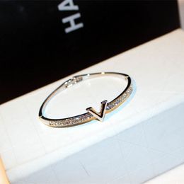 European Letters V Bangle Bracelet Luxury Cubic Zircon Bling Diamond Charm Bangles Bracelets for Women Party Fine Jewellery Gift