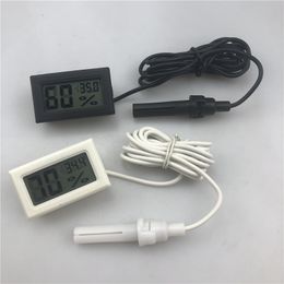 Indoor refrigerator thermometer trumpet embedded belt humidity meter electronic climbing pet digital temperature humidity meter