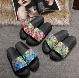 2021 new women men Slides Summer Slippers Beach Indoor Flat Sandals Slippers Flip Flops With Sandal top quality