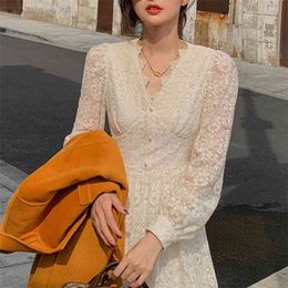 Elegant Lace Long Sleeve Midi Dress Winter White Women V-neck Korean Dress Spring One-piece Evening Lady Party Fairy Dress 210409